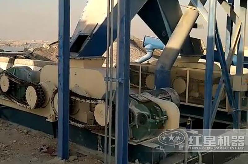 對輥破碎煤現(xiàn)場 對輥破碎煤現(xiàn)場