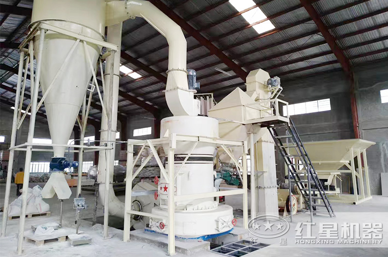 石粉雷蒙磨工作現(xiàn)場 石粉雷蒙磨工作現(xiàn)場