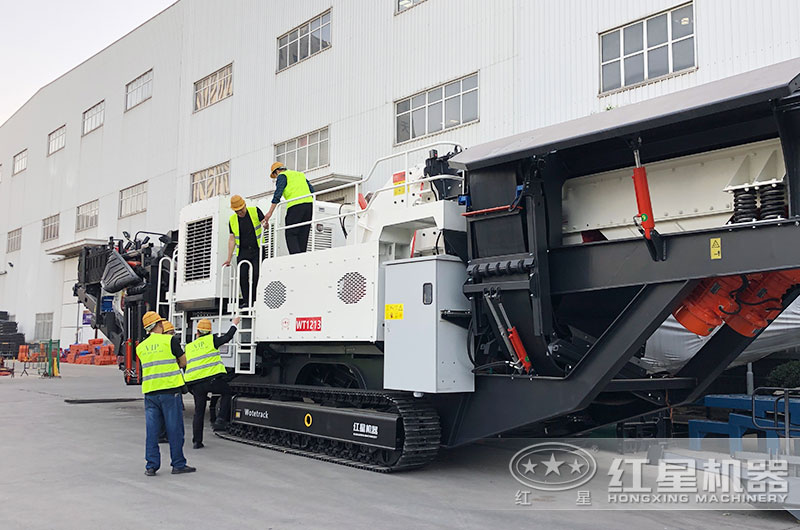 客戶來(lái)廠考察磚頭粉碎機(jī)設(shè)備 客戶來(lái)廠考察磚頭粉碎機(jī)設(shè)備