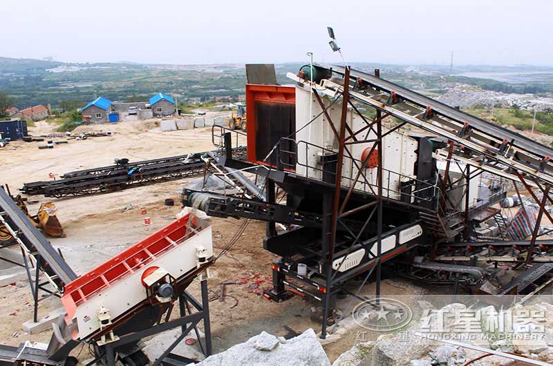 輪胎移動篩分站設(shè)備現(xiàn)場 輪胎移動篩分站設(shè)備現(xiàn)場