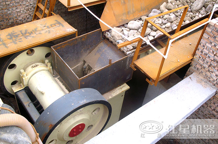 顎式破碎機(jī)、給料機(jī)