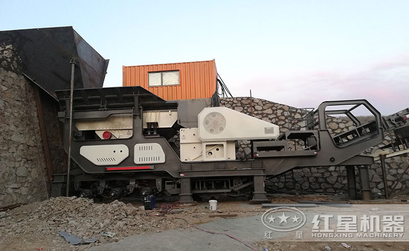 移動破石子機生產現(xiàn)場