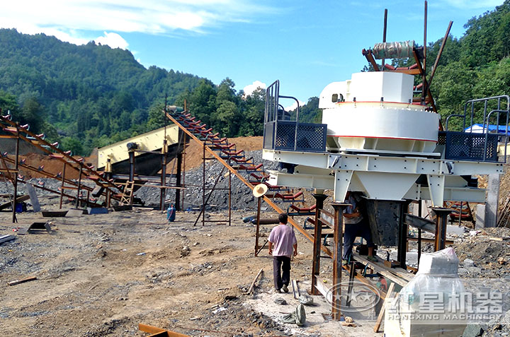 沖擊式制砂機(jī)現(xiàn)場作業(yè)圖