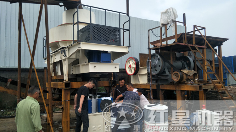 生產(chǎn)現(xiàn)場有很多，安排起來啦！